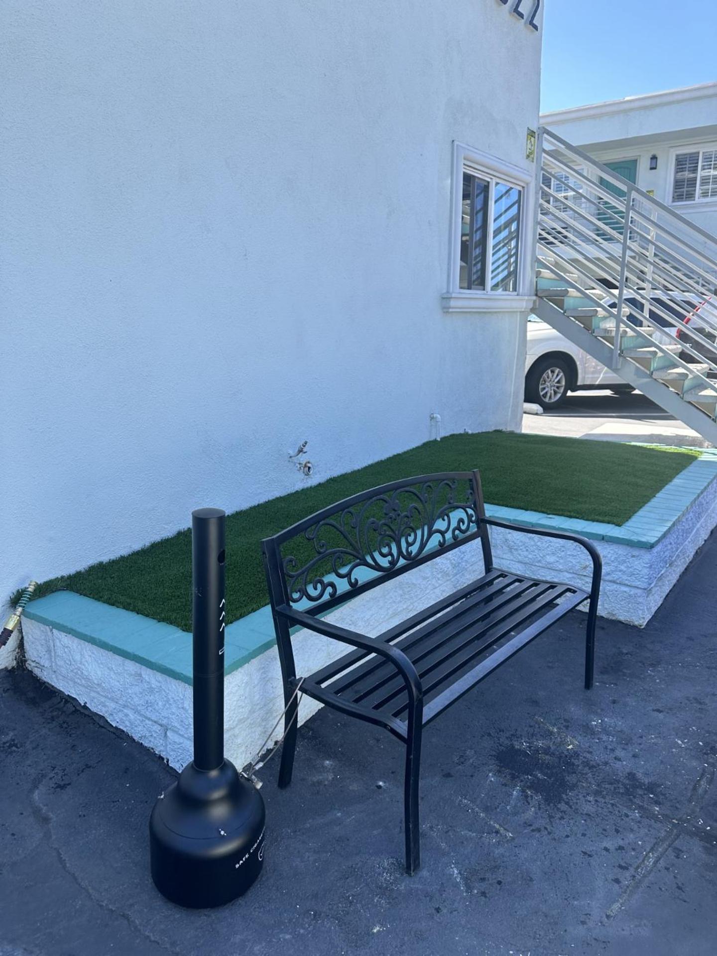 Hotel Super 8 By Wyndham Oceanside Downtown Exterior foto